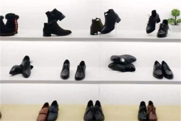 路上鞋業(yè) 從腳步到時(shí)尚，鞋業(yè)的發(fā)展與未來展望